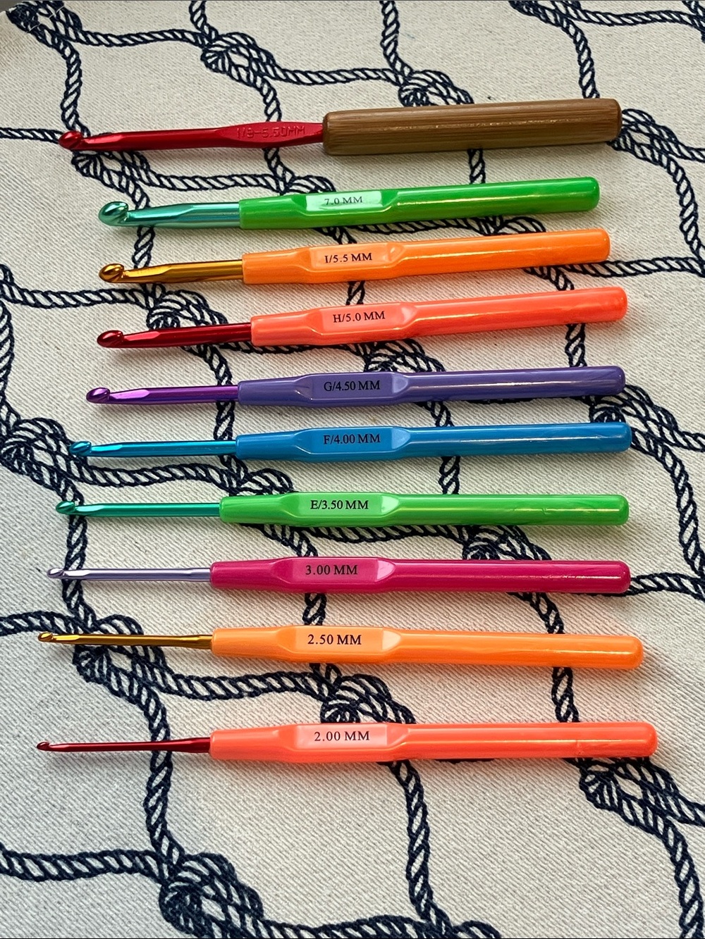 Colorful Aluminum Crochet Hook Set - Multicolor